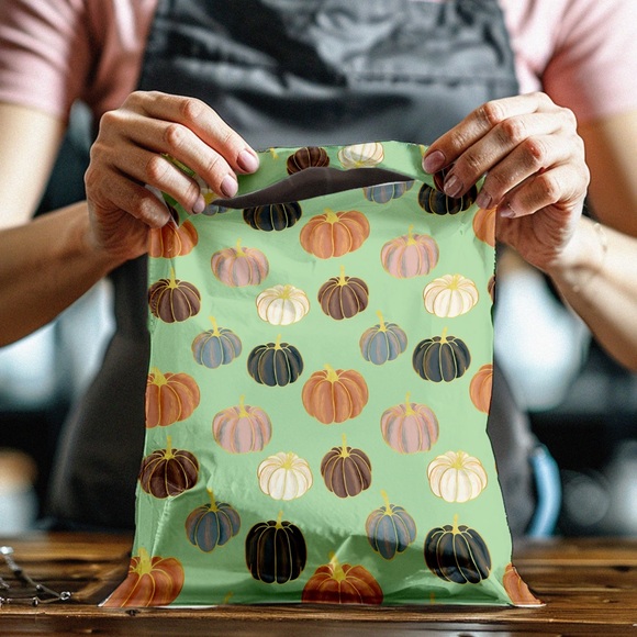 Pumpkin Patch π 10x13 Poly Mailers Pack of 25 - Picture 5 of 10